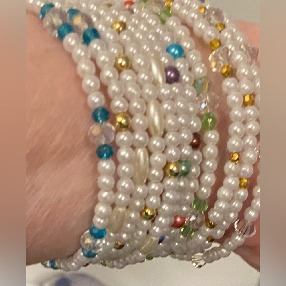 NEW Memory Wire Glass pearl bracelet